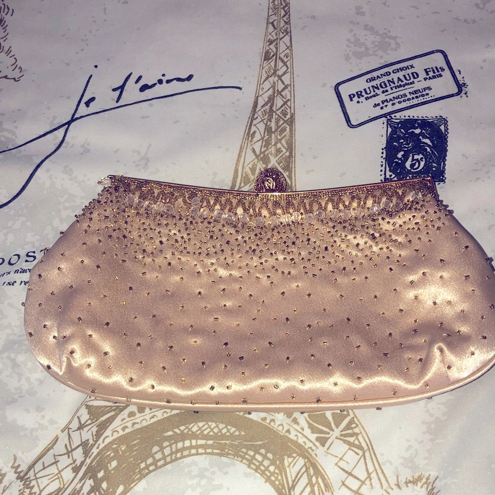 👑 Gold Clutch